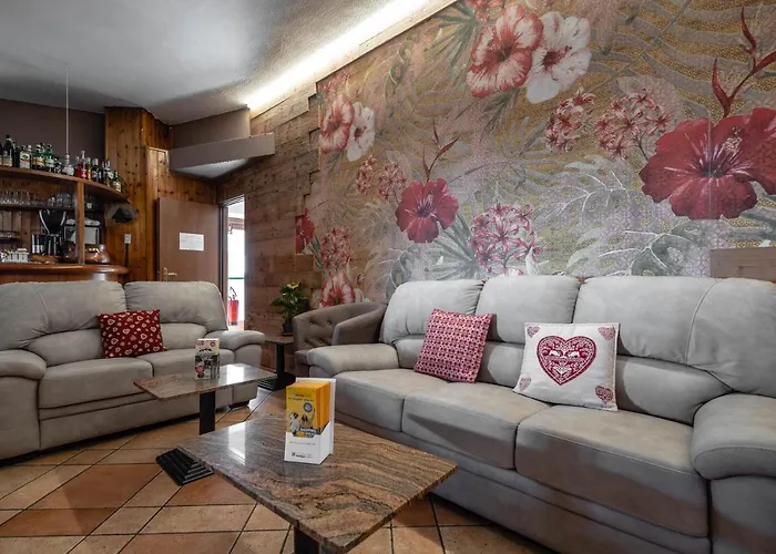 فندق & Ristorante Serenella بيريوِل تْشيرفينيا