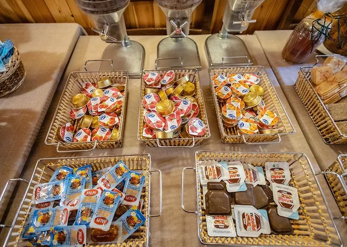 & Ristorante Serenella فندق