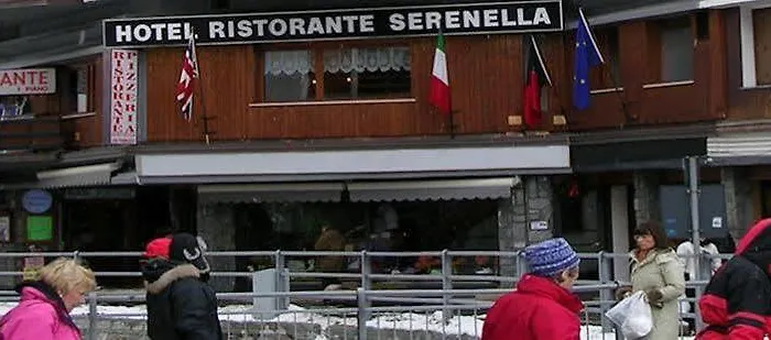 & Ristorante Serenella فندق بيريوِل تْشيرفينيا