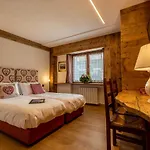 Готель & Ristorante Serenella 3*