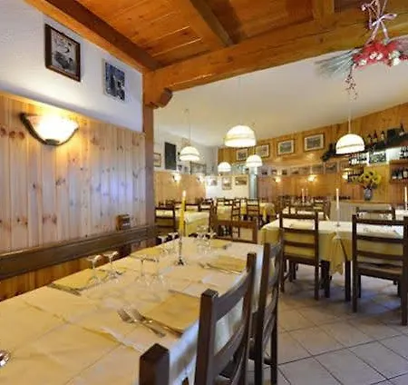& Ristorante Serenella מלון 3*