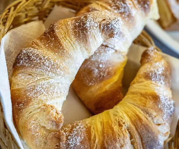 Готель & Ristorante Serenella 3*