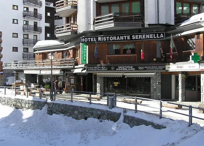 Отель & Ristorante Serenella Брей-Червиния